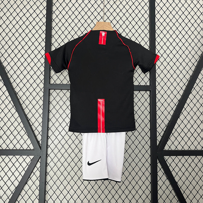 2006/07 Manchester United Home Kids Kit - AscendoJerseys