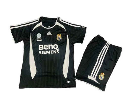 2006/07 Retro Real Madrid 3rd Kids Kit