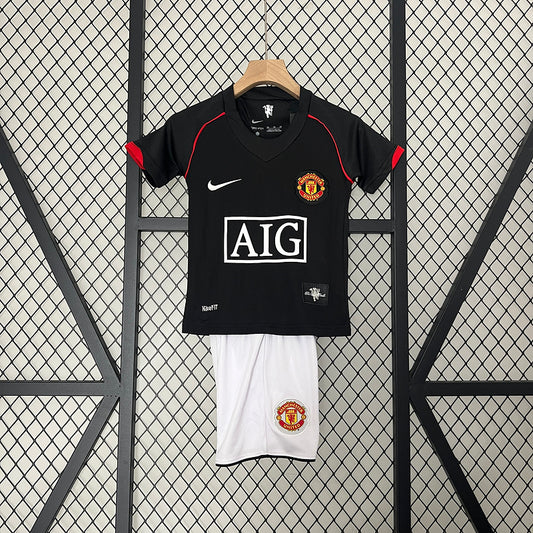 2006/07 Manchester United Home Kids Kit