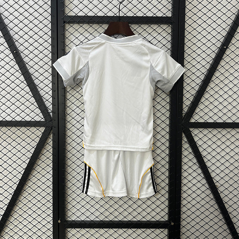 2025/26 Real Madrid Home Kids Kit - AscendoJerseys